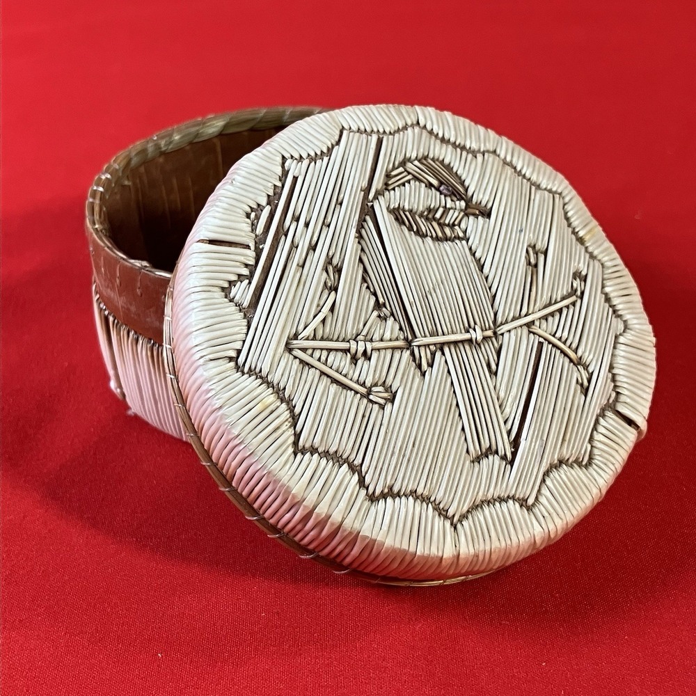 Vintage Birch Bark Quill Medium Box with Bird / 3.25" X 2"‎ / Trinket / Flaws